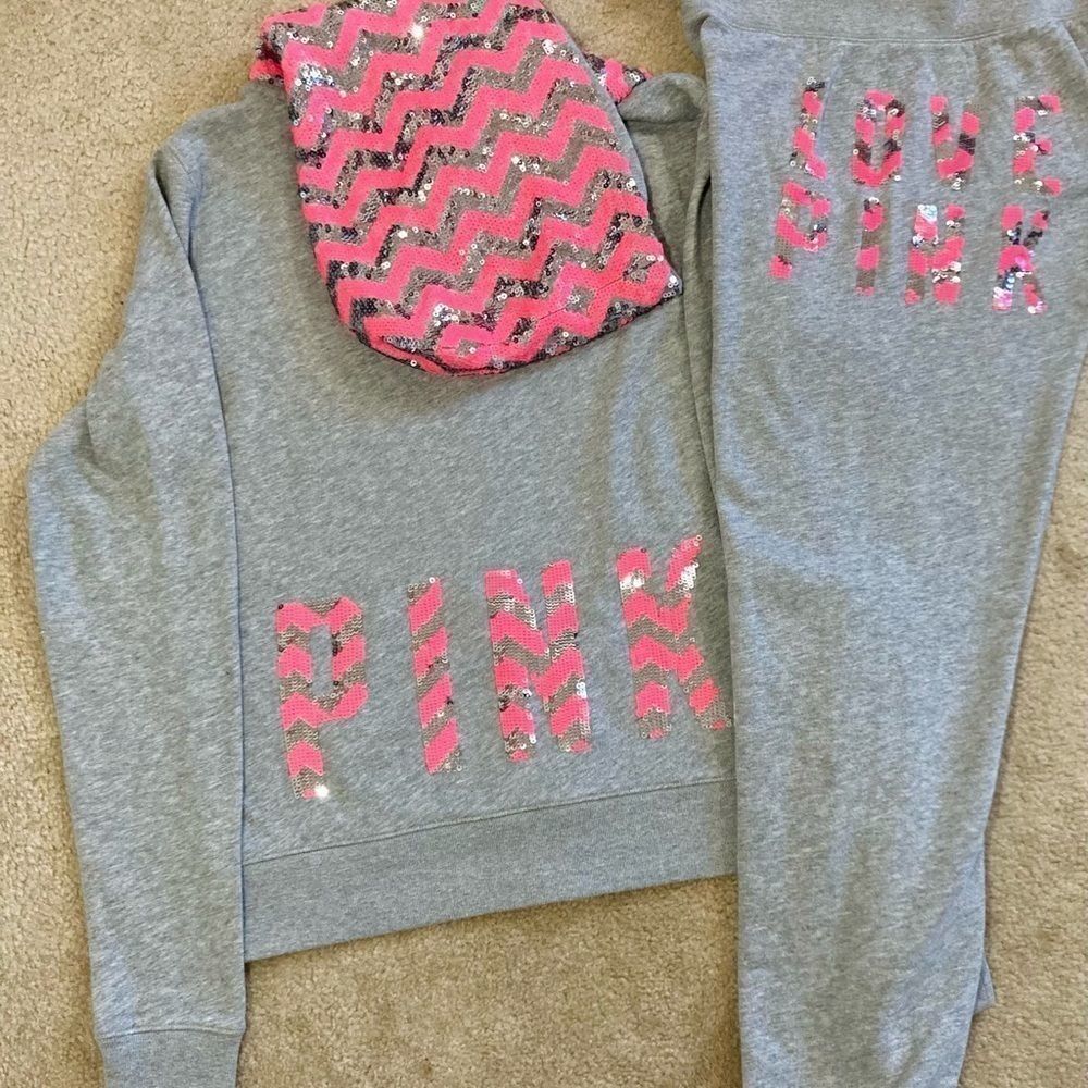 VS PINK RARE CHEVRON SET XS - Picture 6 of 9